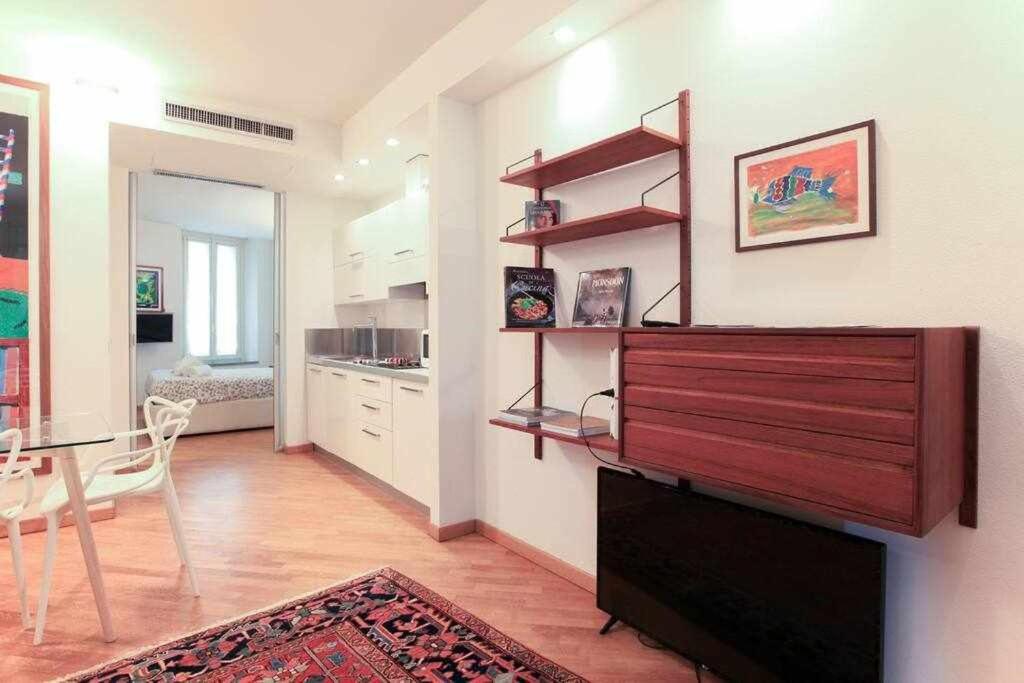 Brera Area Lovely Apt Close To Piazza Duomo Milan Bagian luar foto