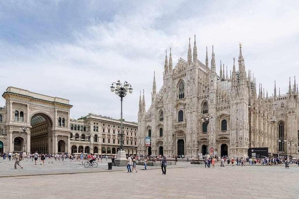 Brera Area Lovely Apt Close To Piazza Duomo Milan Bagian luar foto